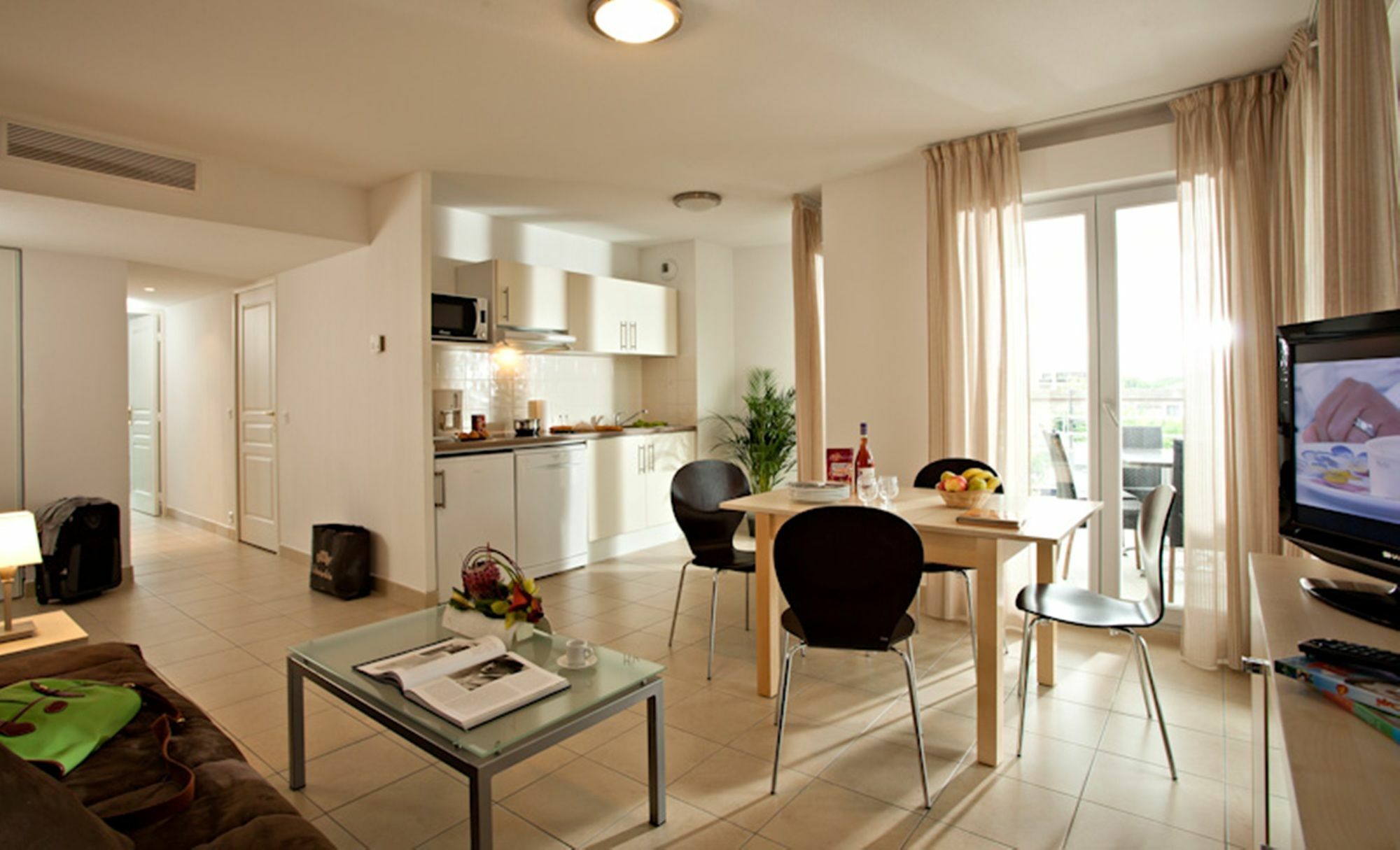 Vacanceole - Residence Le Crystal Cagnes-sur-Mer Exterior foto